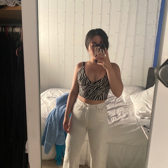 MEET YOUR SELLER ♡ - Picture 4 of 9